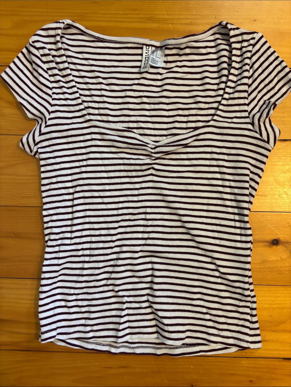 H&M White and Burgundy Striped Scoop Neck Crop Top